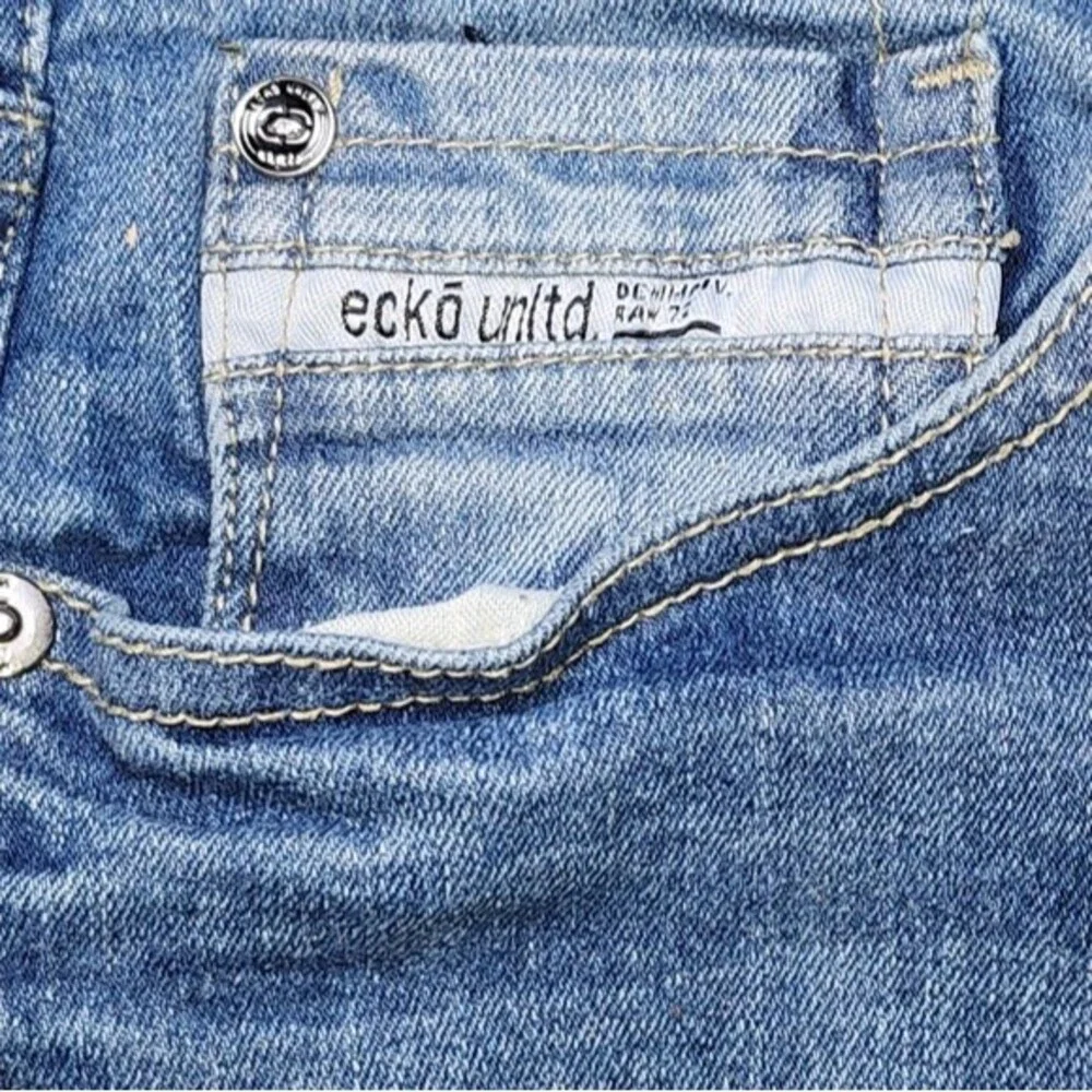 Ecko Unltd. Med Wash Classic 5 Pocket Style Skinny Jeans Size‎ 34